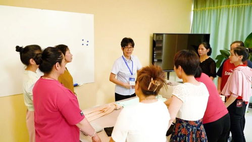 福州市海峽家政服務中心暨女王智慧公司新址正式揭牌，家政服務邁向新篇章